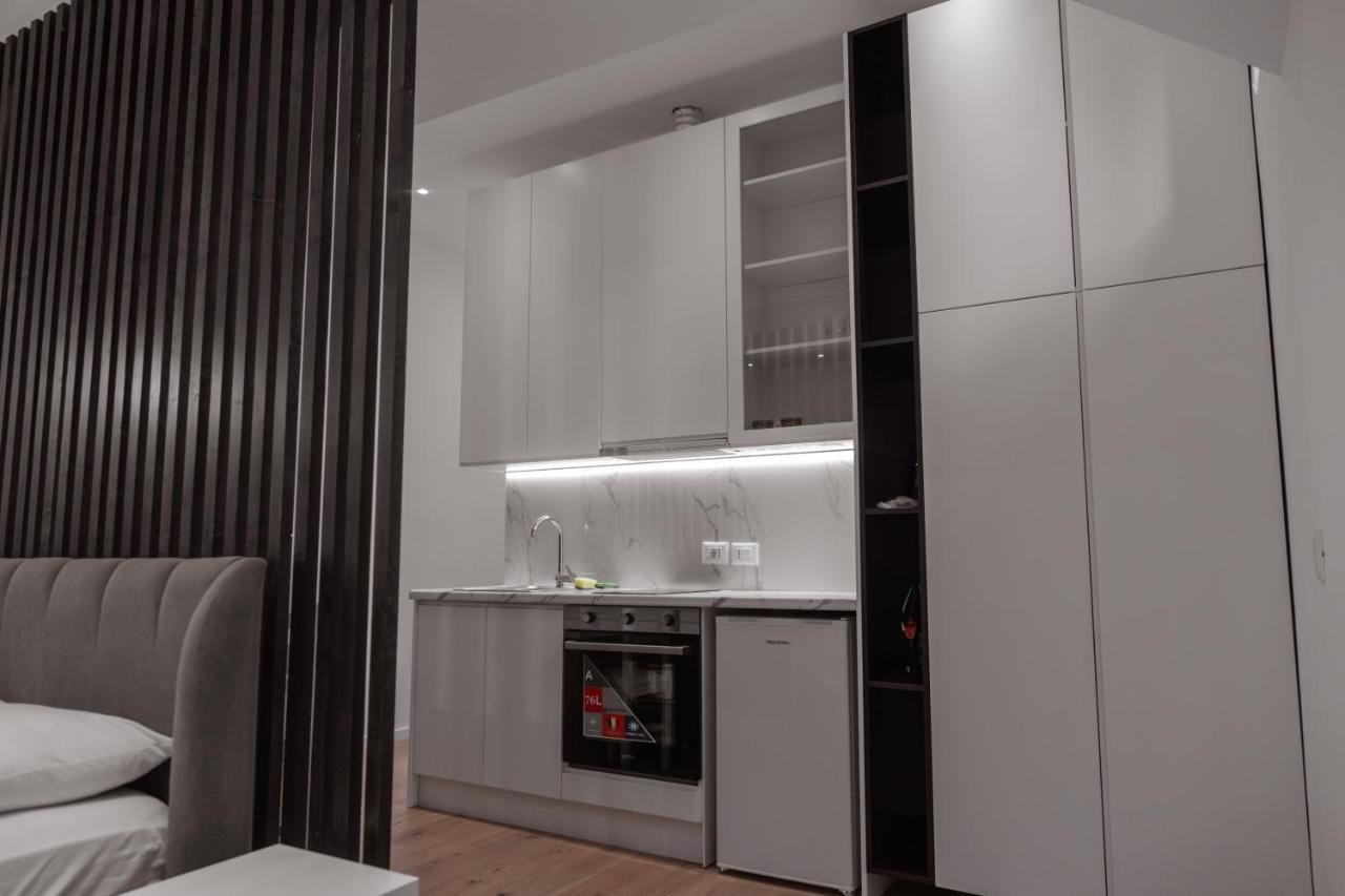 Britney'S Apartments Тирана Екстер'єр фото