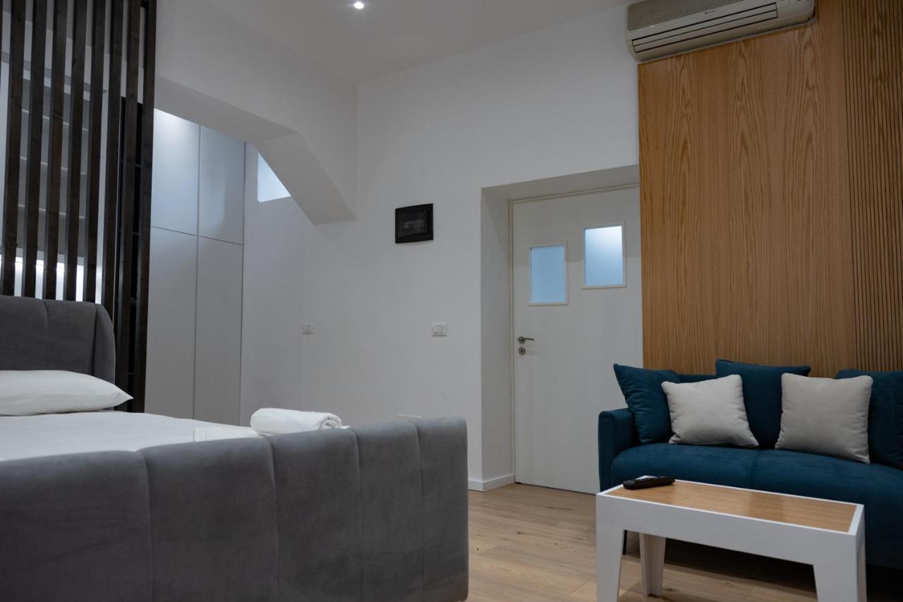 Britney'S Apartments Тирана Екстер'єр фото